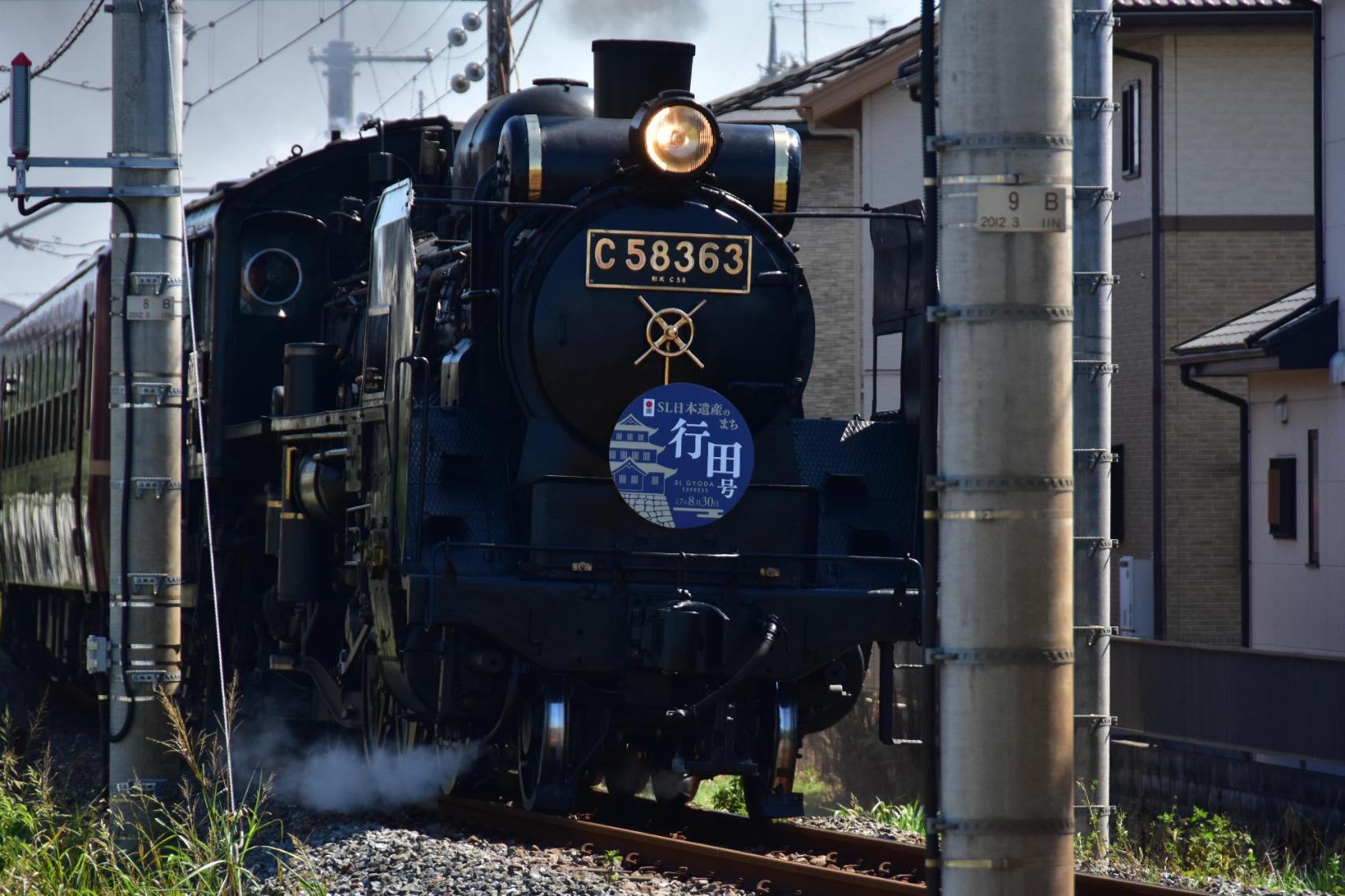 市内を疾走するSL日本遺産のまち行田号