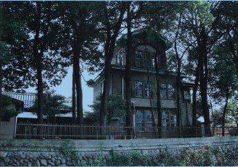 洋館の外観(水城公園から)