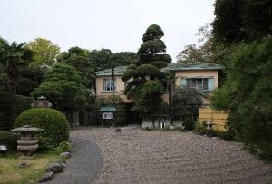 旧荒井八郎商店建物の全景