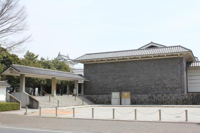 行田市郷土博物館の外観