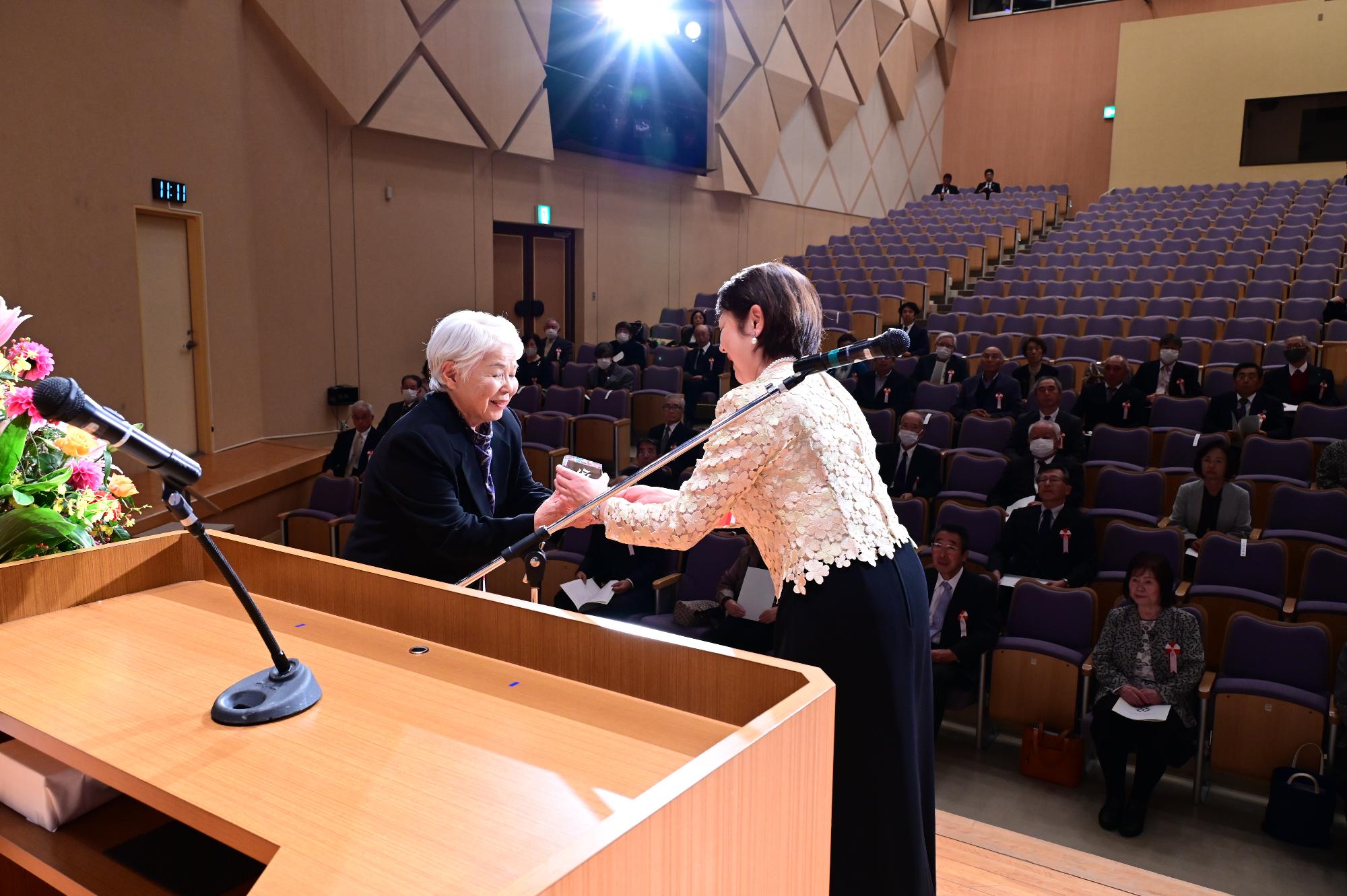 令和7年度行田市表彰式特別表彰の様子