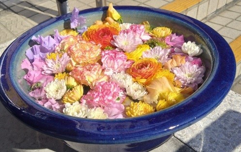 行田郵便局 花手水(４月期)